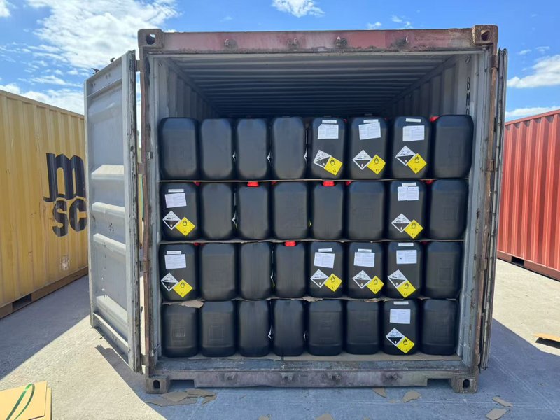 68 percent nitric acid drums loaded for industrial export by Qingdao Hiacid
